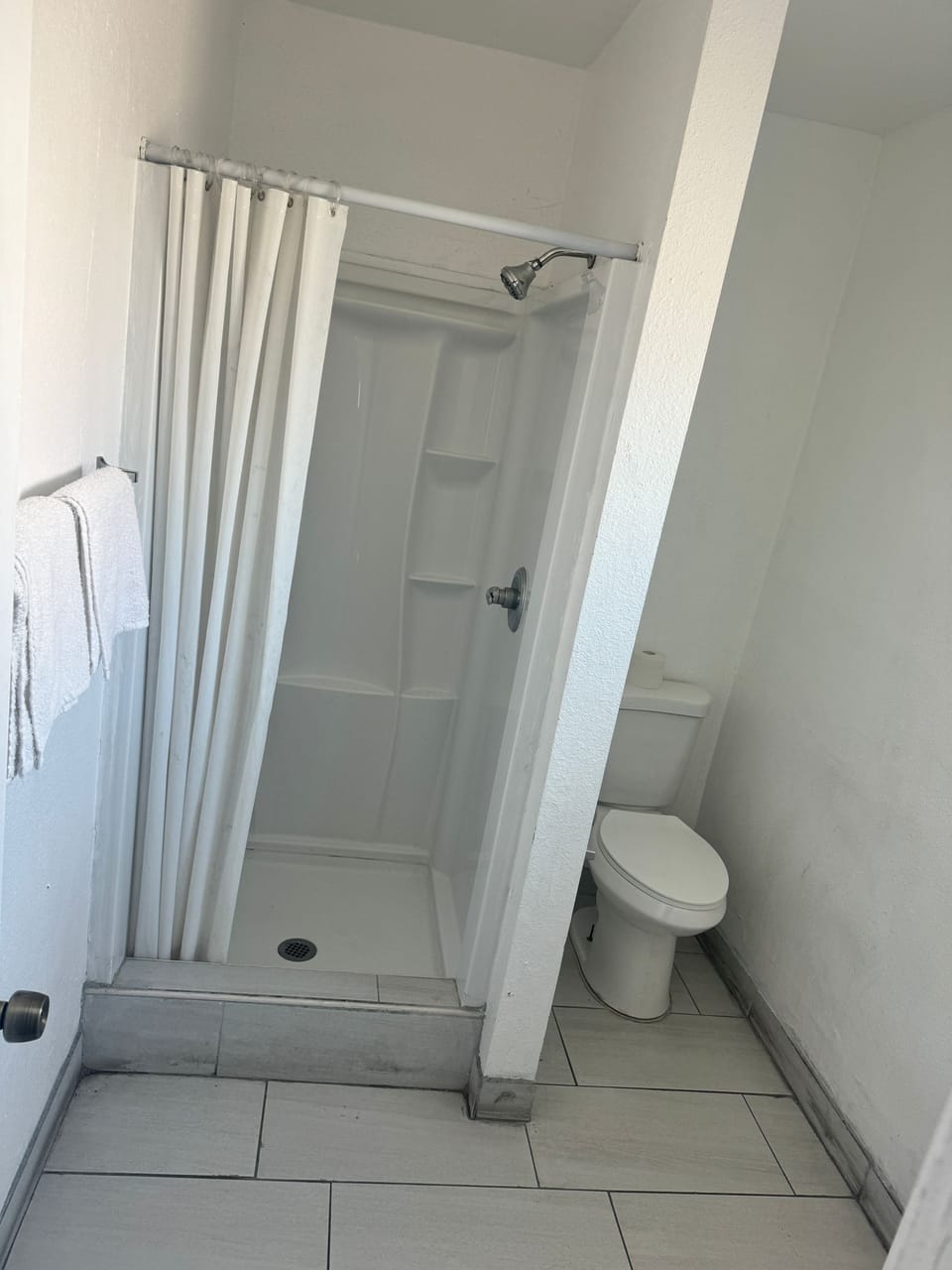 Family Room | Bathroom | Shower, towels