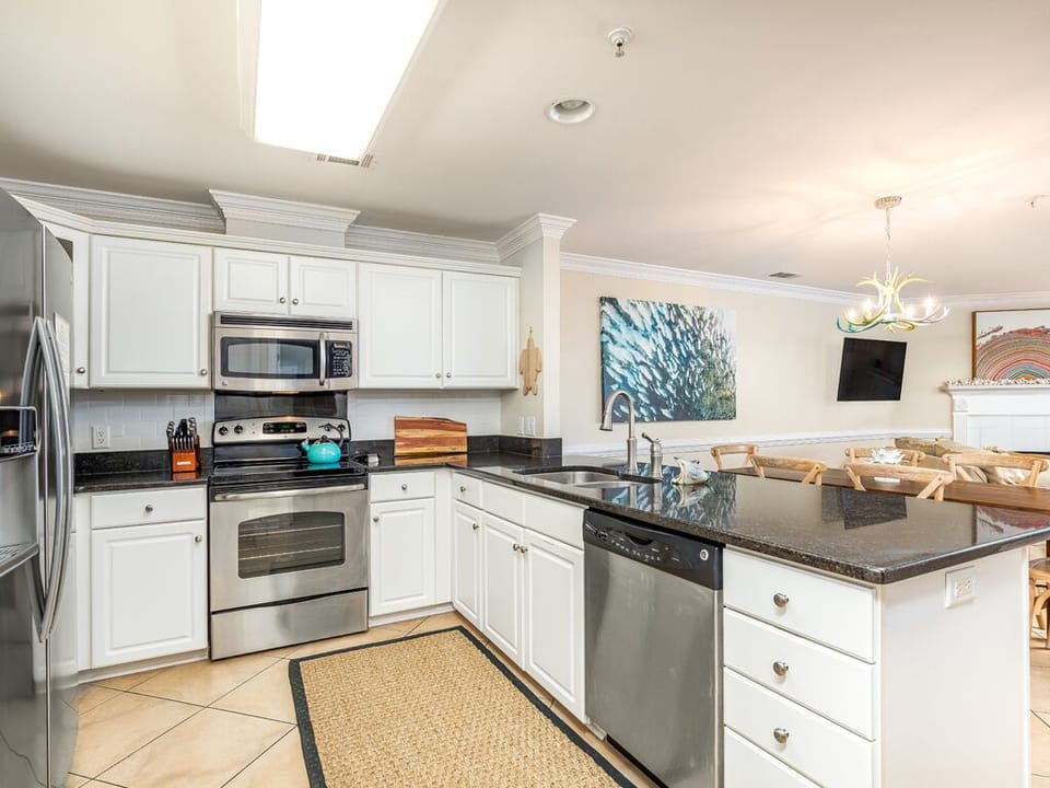 Condo, Multiple Beds, Kitchen, Ocean View | Private kitchen | Fridge, microwave, oven, stovetop