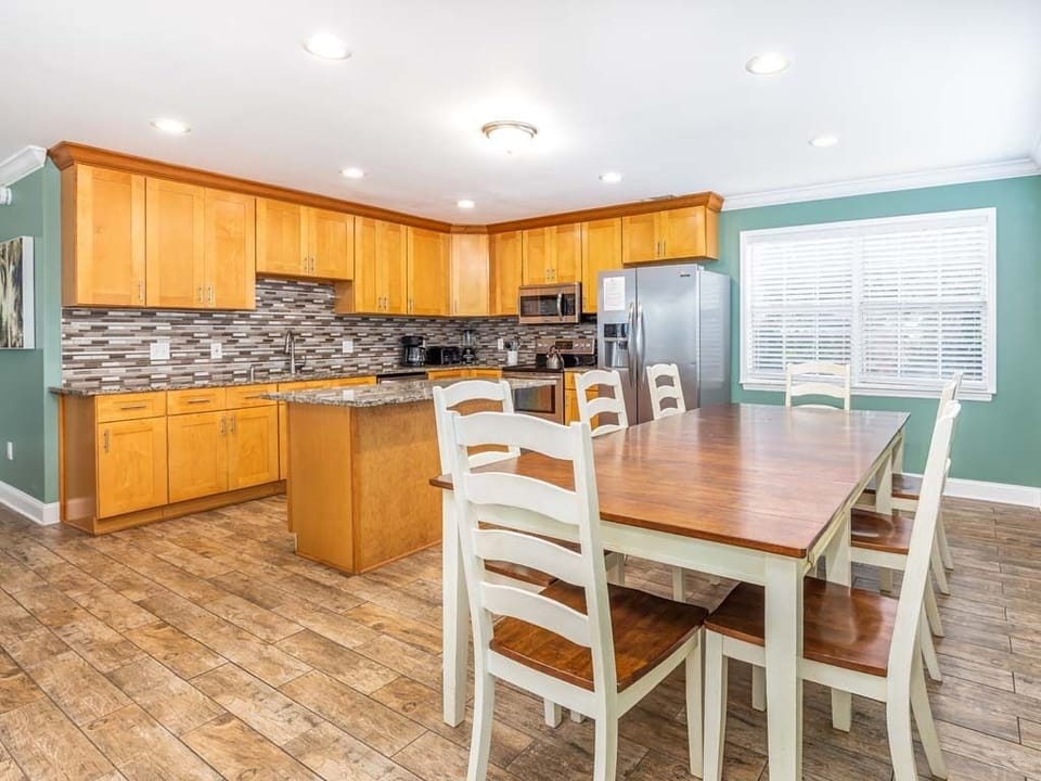 Condo, Multiple Beds, Kitchen, Partial Ocean View | Private kitchen | Fridge, microwave, oven, stovetop