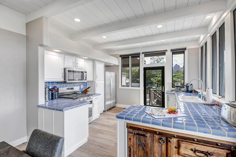 Fully Equipped Kitchen with Stainless Steel Appliances