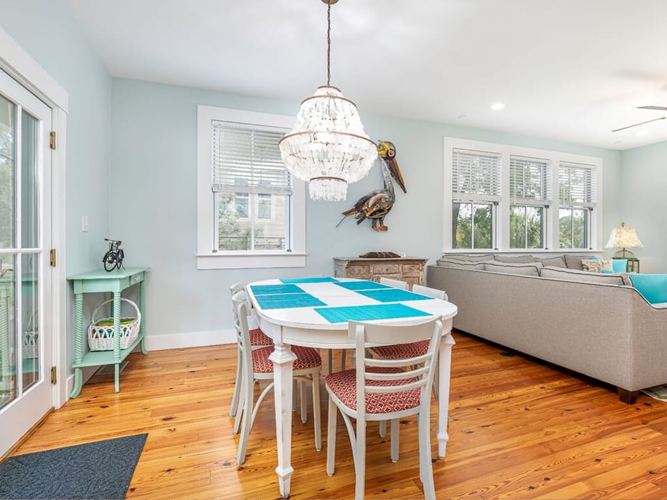 House, Multiple Beds, Pool Access, Pool View | Dining