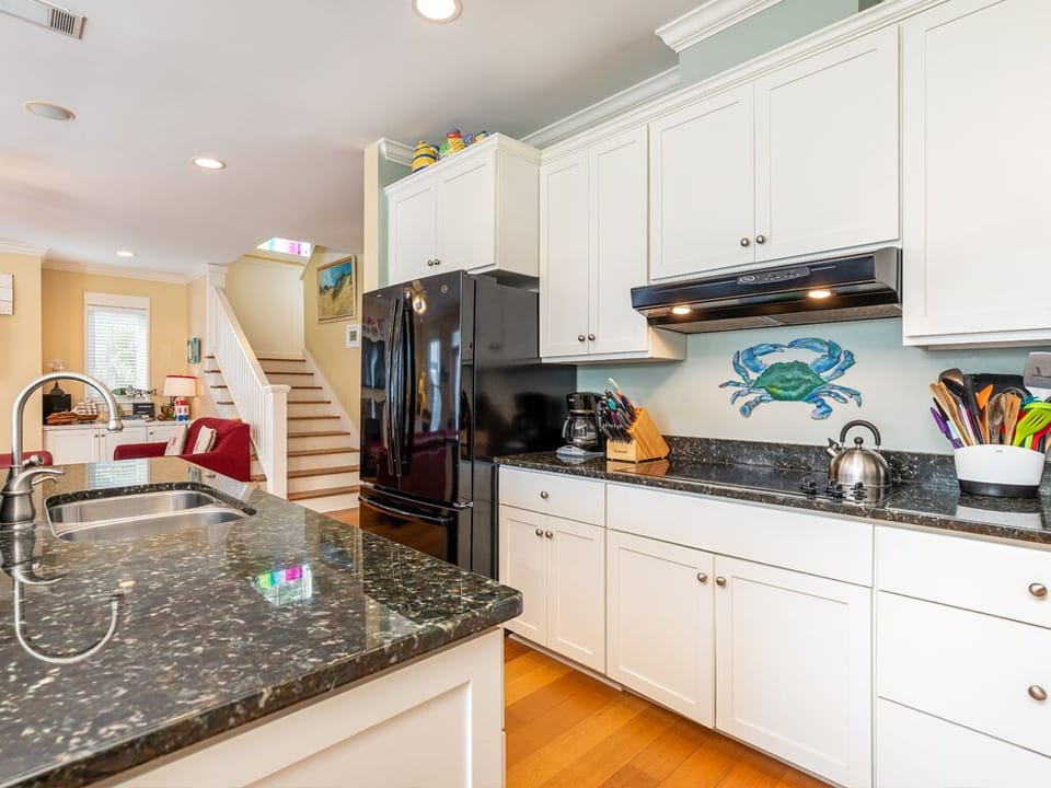 Condo, Multiple Beds, Hot Tub, Garden View | Private kitchen | Fridge, microwave, oven, stovetop