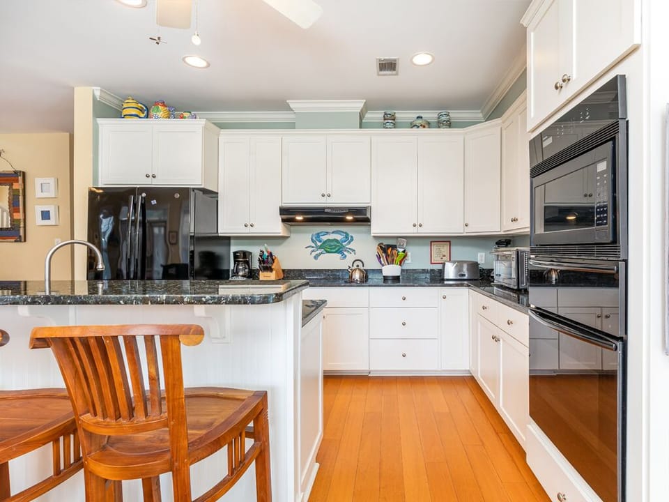 Condo, Multiple Beds, Hot Tub, Garden View | Private kitchen | Fridge, microwave, oven, stovetop