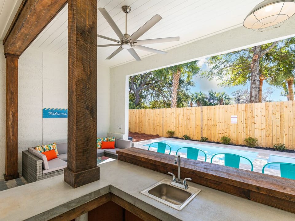 House, Multiple Beds, Pool Access, Pool View | Property grounds