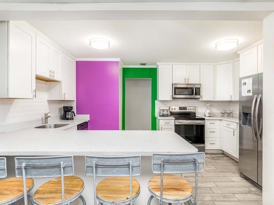 House, Multiple Beds, Kitchen | Private kitchen | Fridge, microwave, oven, stovetop