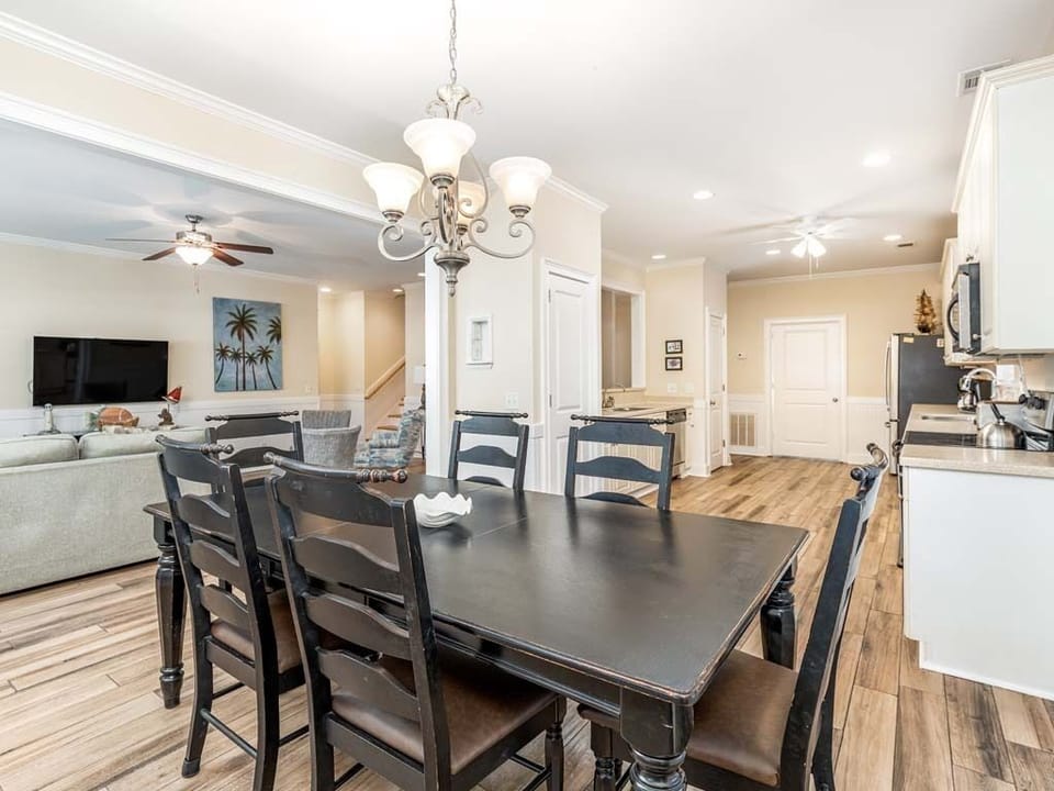House, Multiple Beds, Kitchen, Garden View | Dining