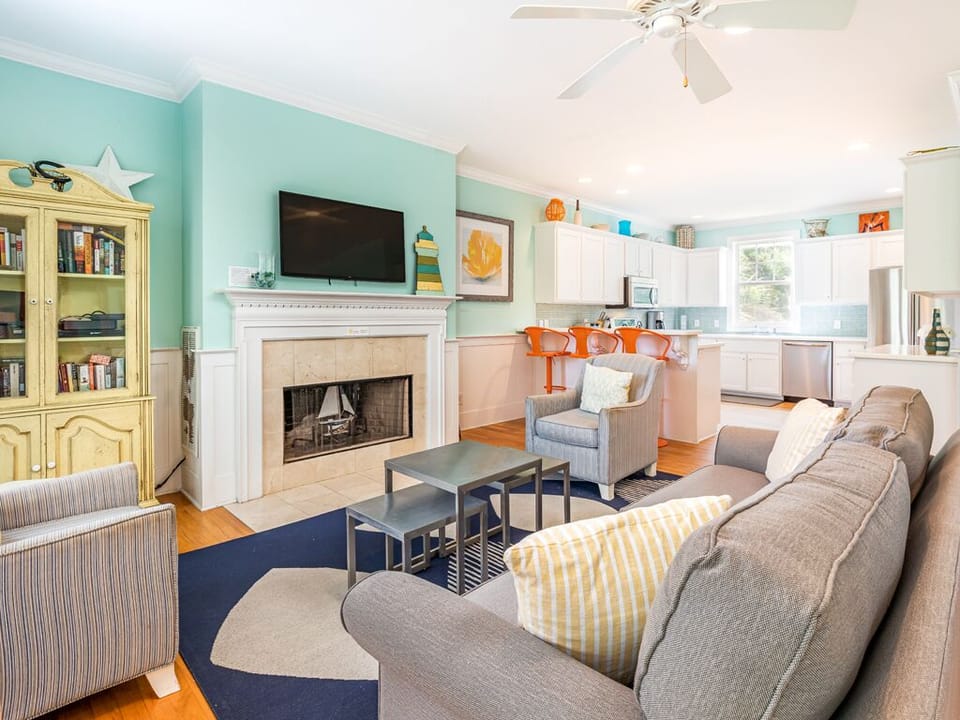 House, Multiple Beds, Kitchen | Living area | TV