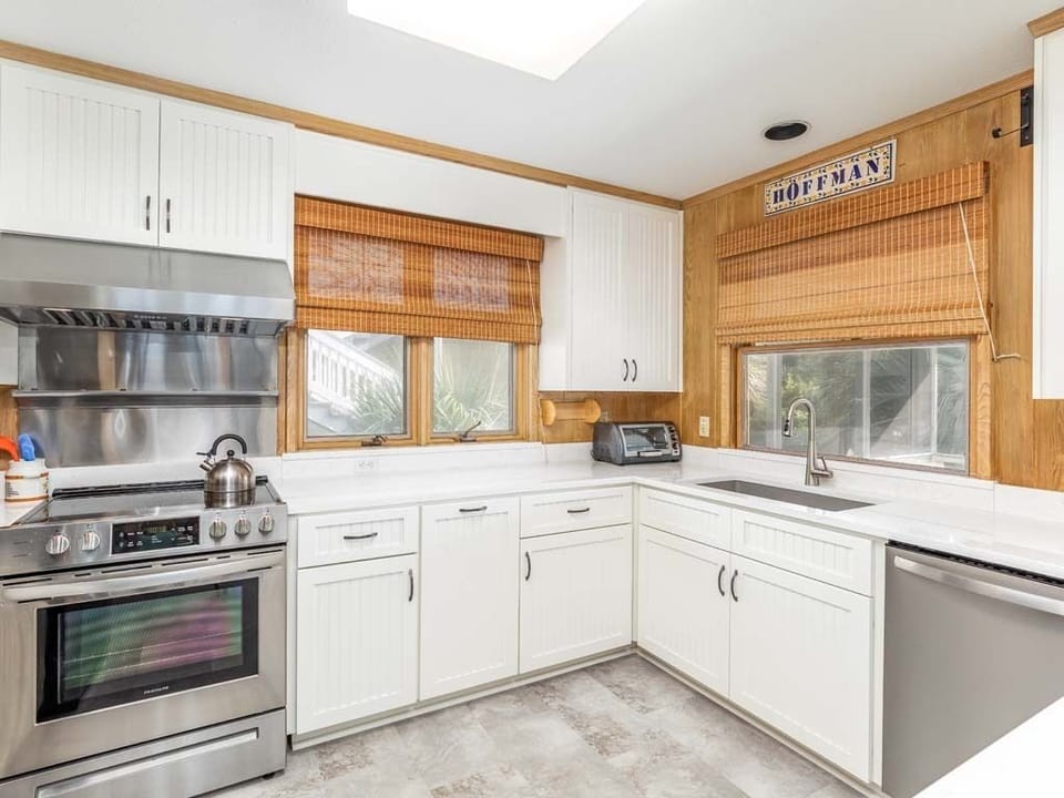 House, Multiple Beds, Kitchen, Ocean View | Private kitchen | Fridge, microwave, oven, stovetop
