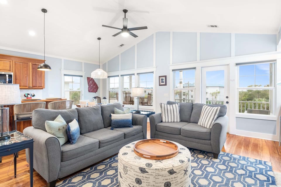 House, Multiple Beds, Kitchen, Partial Ocean View | Living area | 40-inch TV with digital channels