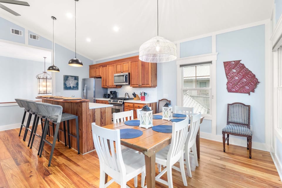 House, Multiple Beds, Kitchen, Partial Ocean View | Private kitchen | Fridge, microwave, oven, stovetop