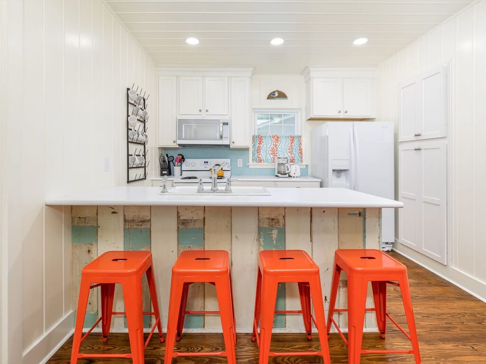 Cottage, Multiple Beds, Kitchen, Garden View | Private kitchen | Fridge, microwave, oven, stovetop