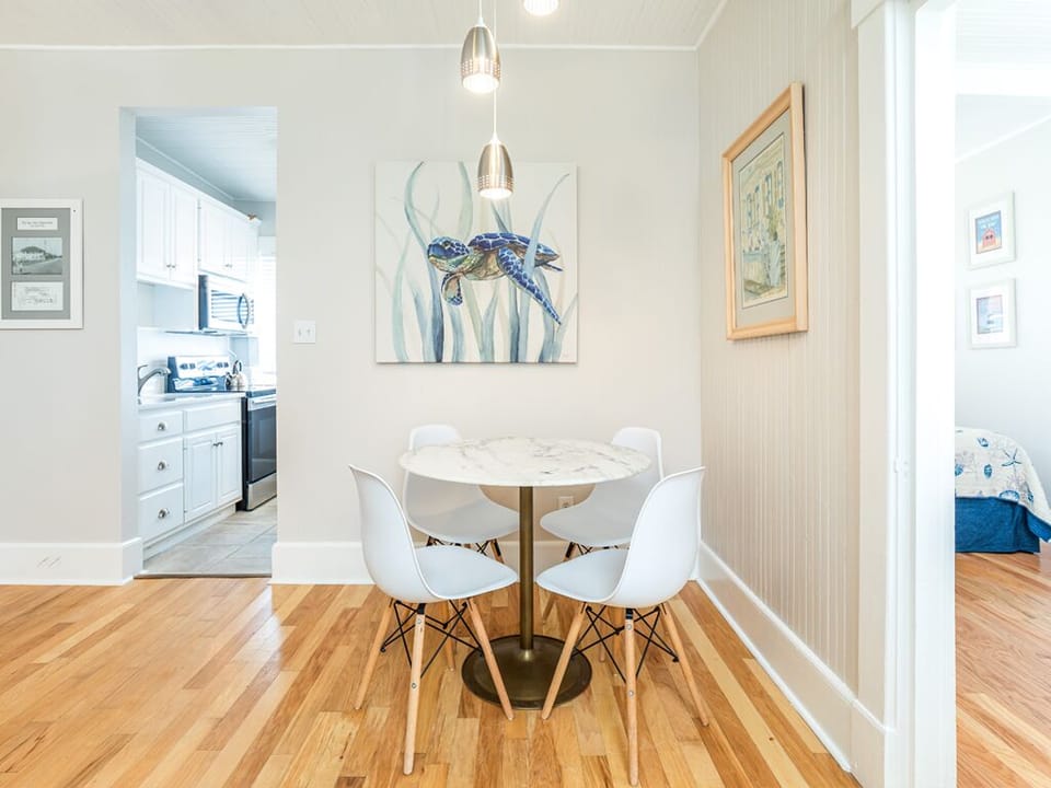Condo, 1 Queen Bed with Sofa bed, Kitchen | Dining