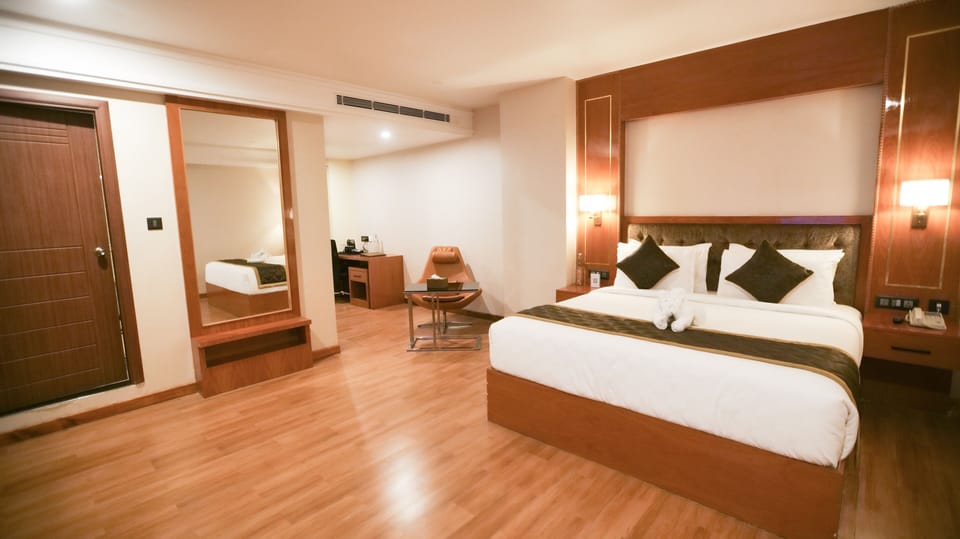 Deluxe Double or Twin Room | Egyptian cotton sheets, premium bedding, minibar, in-room safe