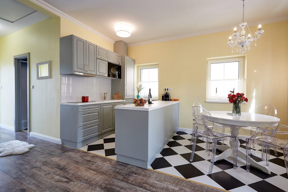 The Doors Boutique Apartments Yellow Door