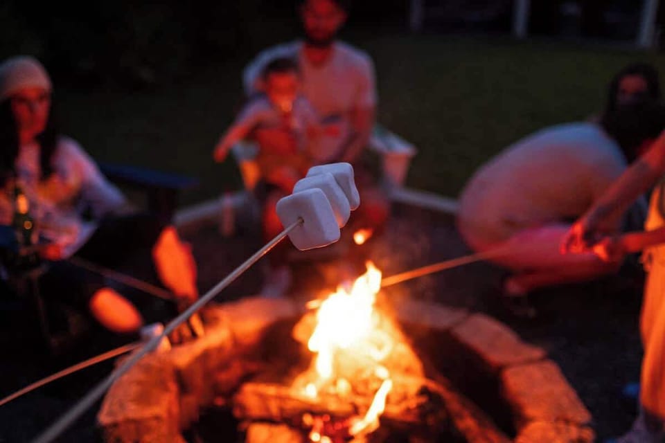 Nights like these are what memories are made of… laughter, stories, and gooey marshmallows by the fire pit at Casa Capitán Gather your favorite people, because this is where the magic happens