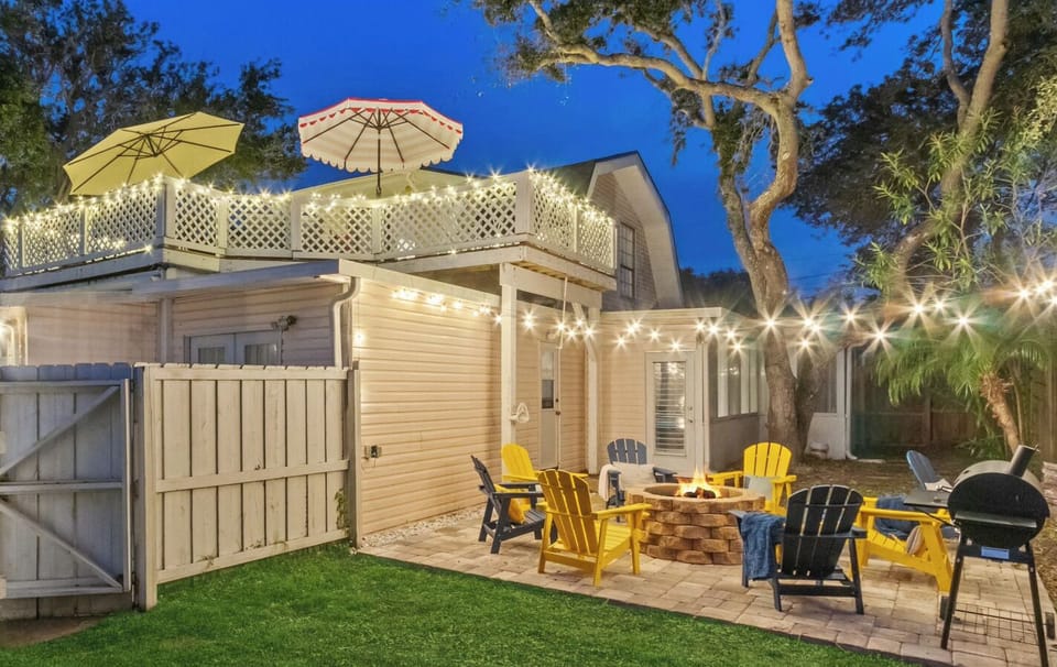 Your beach retreat awaits! Step into relaxation, ocean breezes and coastal charm