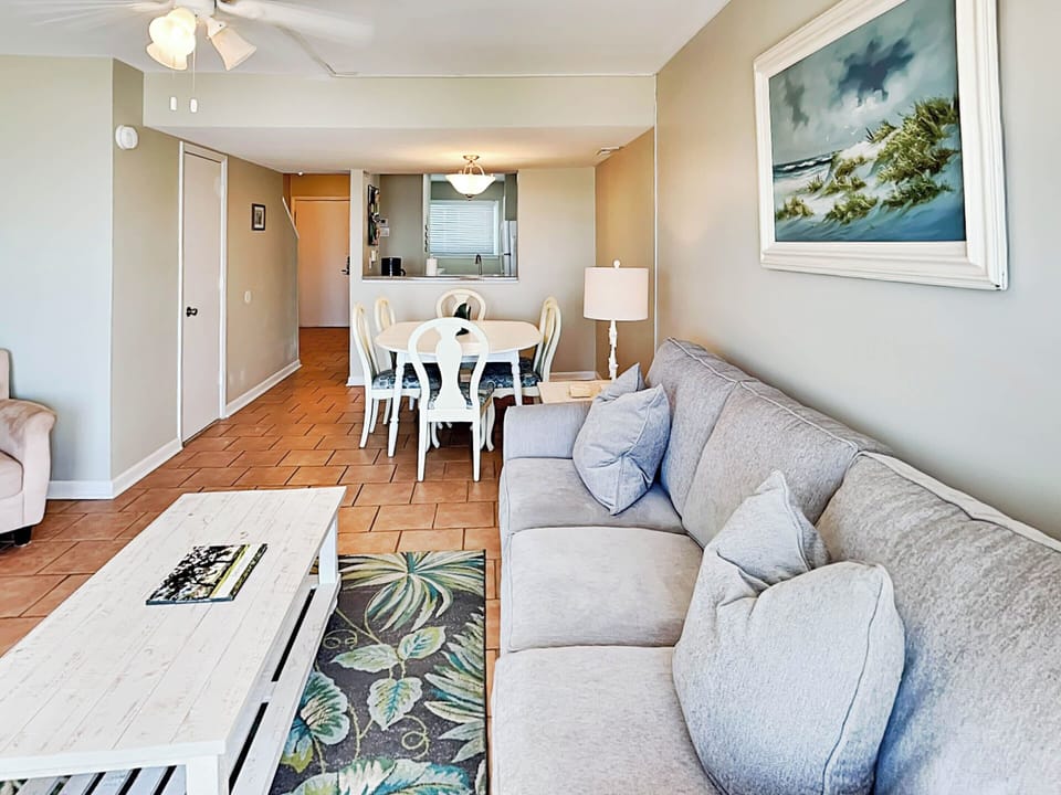 Condo, Multiple Beds, Kitchen, Beach View | Living area | 40-inch TV with digital channels