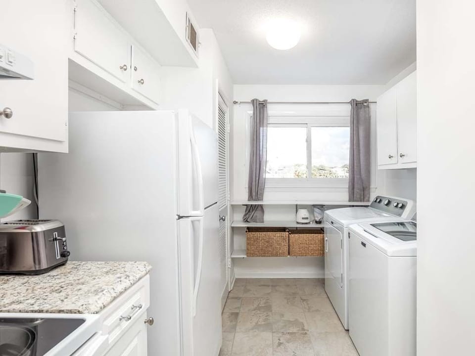 Condo, Multiple Beds, Kitchen, Beach View | Private kitchen | Fridge, microwave, oven, stovetop