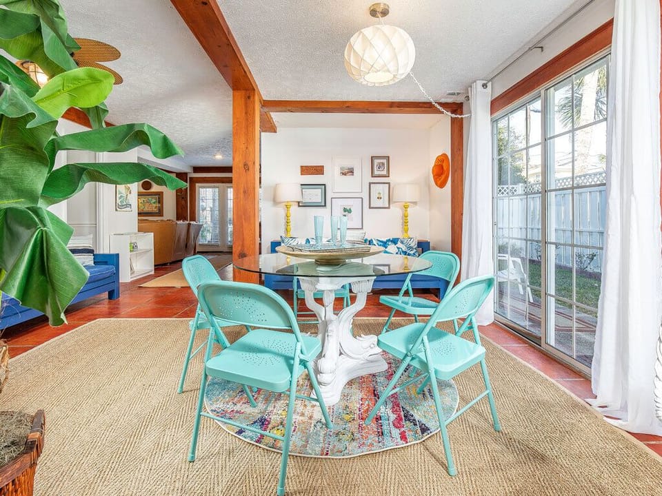 Condo, Multiple Beds, Kitchen, Pool View | Dining