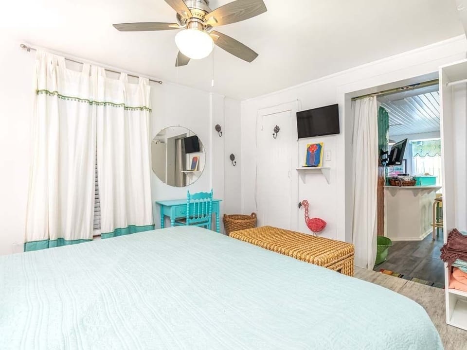 Condo, 1 King Bed, Kitchen, Pool View | 1 bedroom, free WiFi, bed sheets