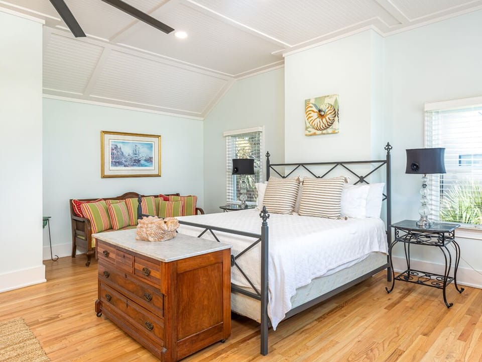 House, Multiple Beds, Kitchen, Ocean View | 6 bedrooms, WiFi (free), individually decorated, individually furnished