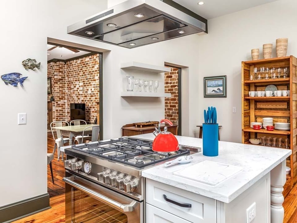 House, Multiple Beds, Kitchen, Garden View | Private kitchen | Fridge, microwave, oven, stovetop