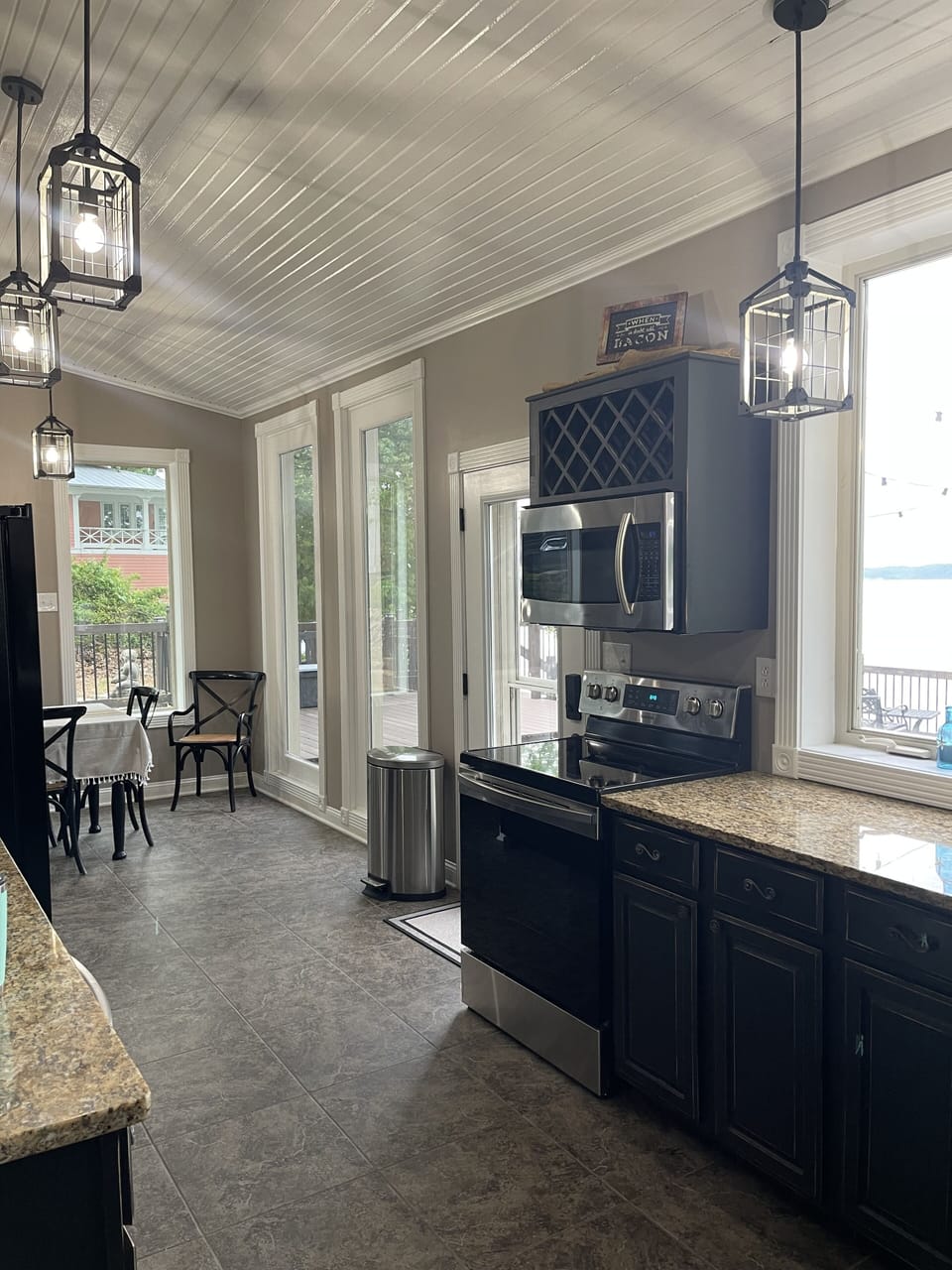 Kitchen & dining with lake view. 