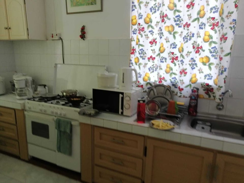 Shared Dormitory, 1 Bedroom, Smoking, Balcony | Interior