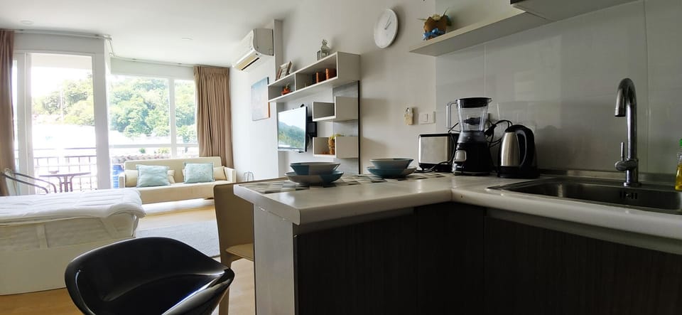 Apartment, 1 Bedroom, Smoking, Balcony | Interior