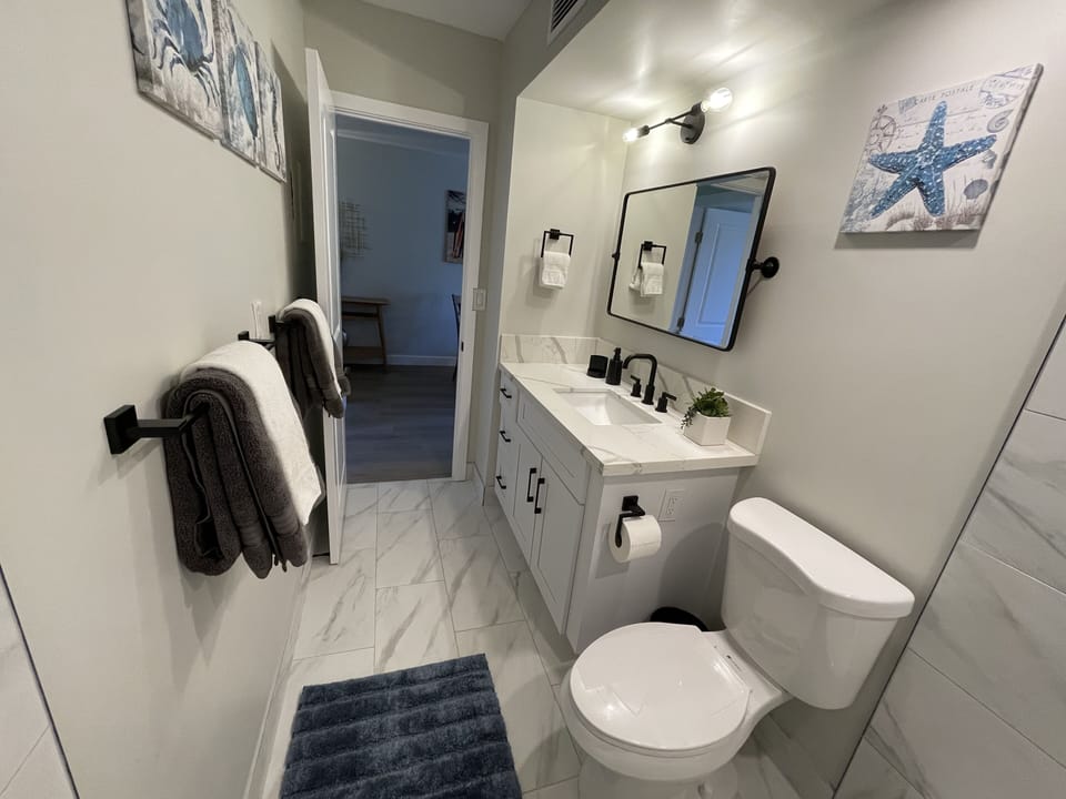 Smoking Deal! Beautiful Renovated Unit, Partial Ocean View! Walk to beach 🤙🏽 Apartment in Napili-Honokowai