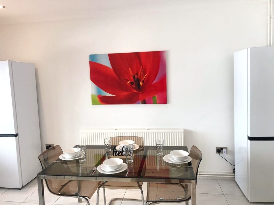 Apartment, 3 Bedrooms, Patio, Garden View | Dining