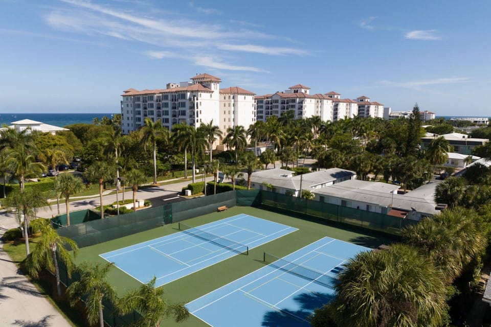 Tennis and Pickle Ball Courts