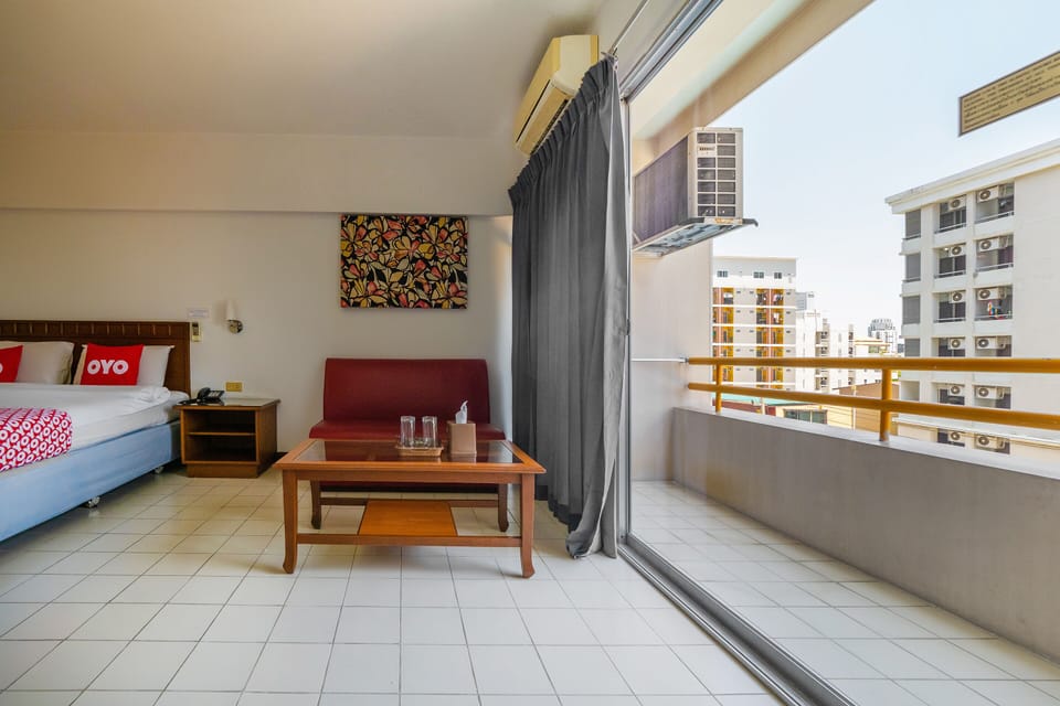 Deluxe Double Room | Minibar, desk, soundproofing, free WiFi