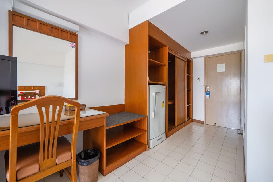 Deluxe Double Room | Minibar, desk, soundproofing, free WiFi