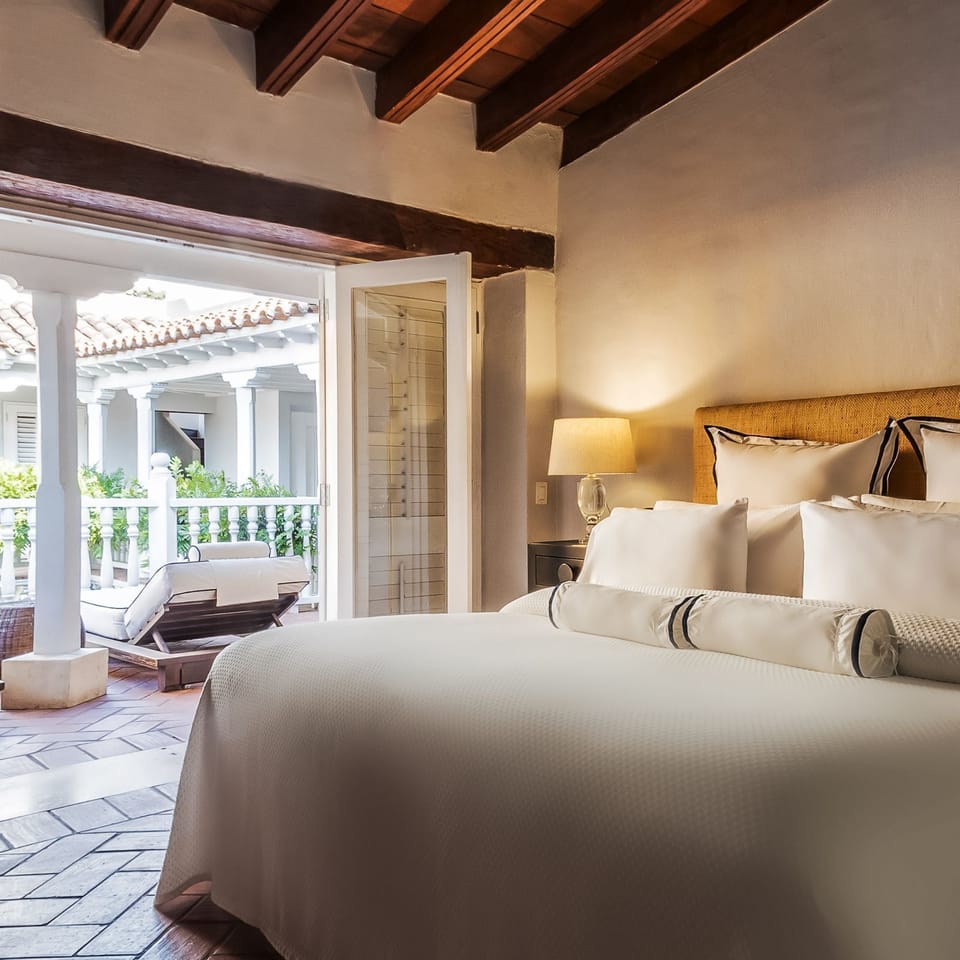 Classic Room | Premium bedding, minibar, in-room safe, blackout drapes