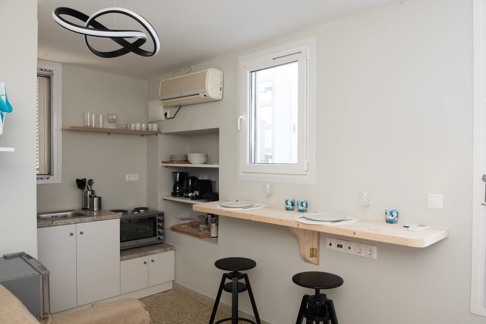 Apartment | Private kitchen | Fridge, oven, cookware/dishes/utensils