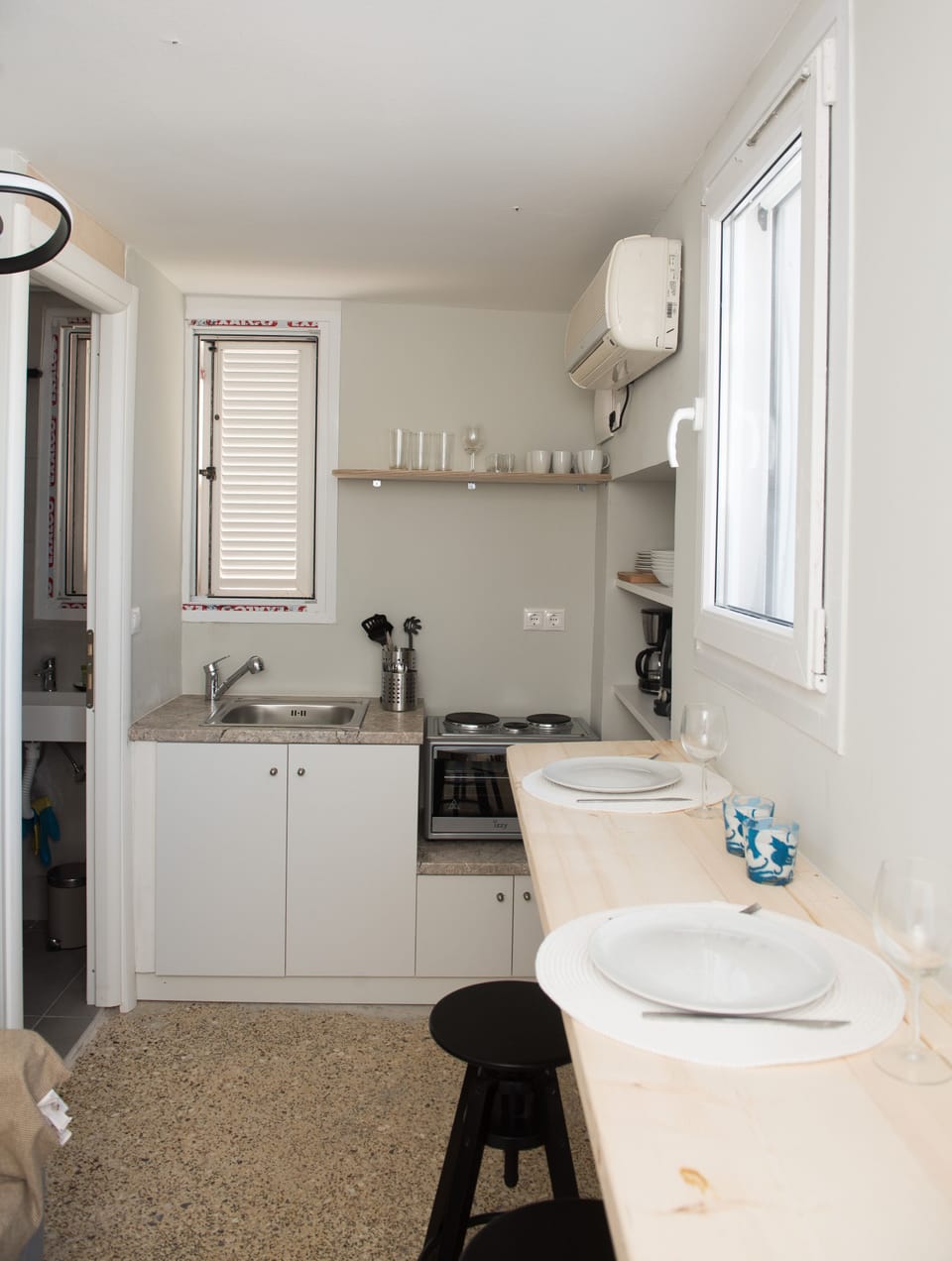 Apartment | Private kitchen | Fridge, oven, cookware/dishes/utensils