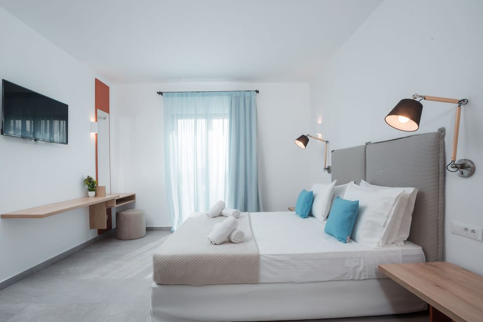 Family Villa, 3 Bedrooms, Private Pool | Minibar, free WiFi, bed sheets