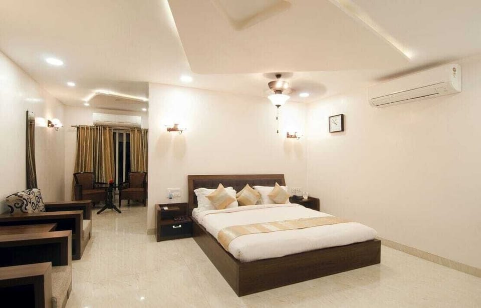 Royal Room | In-room safe, soundproofing, WiFi (free)