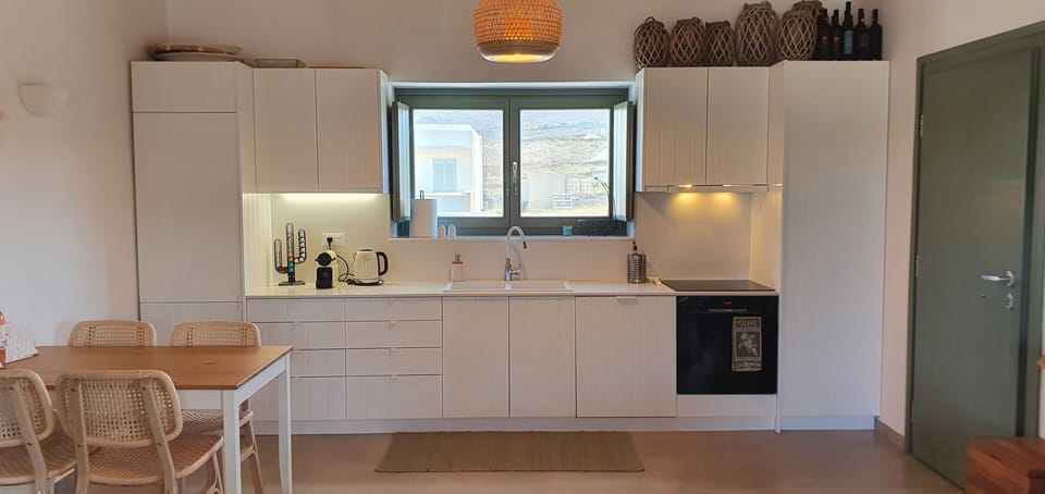 Comfort Villa, 2 Bedrooms, Garden Area | Private kitchenette | Full-size fridge, oven, stovetop, dishwasher