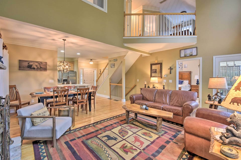 Living Room | Smart TV | Central Heating & A/C | Board Games