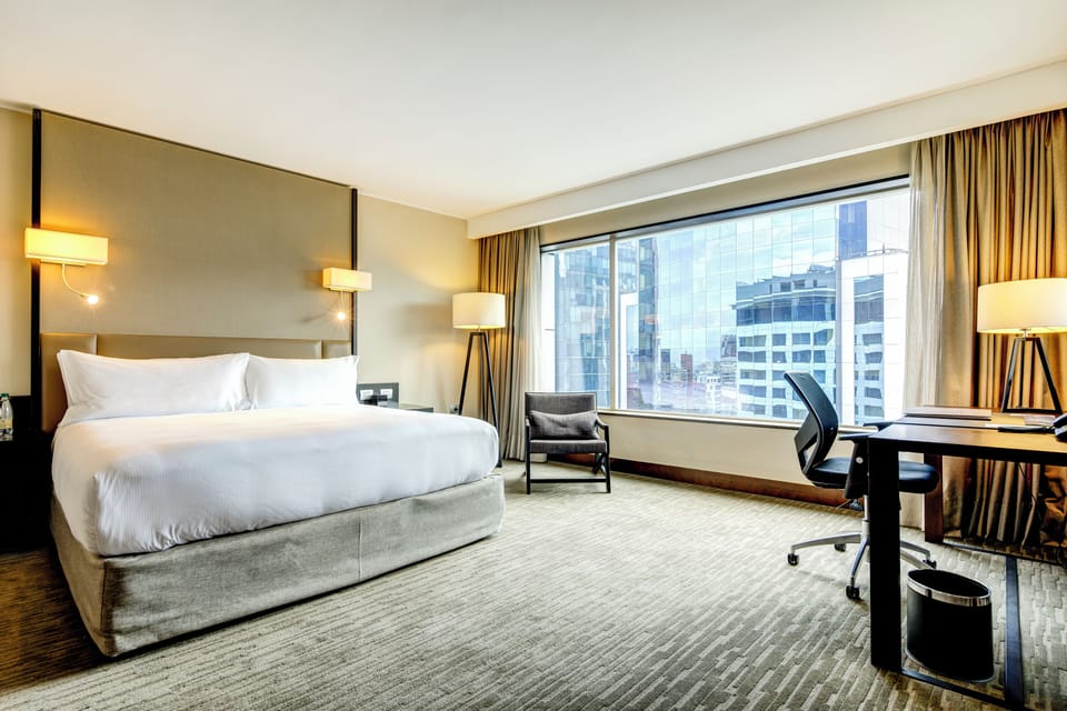 Room, 1 King Bed | In-room safe, soundproofing, iron/ironing board, WiFi (free)