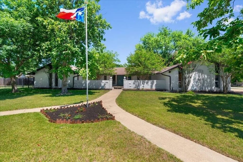 Street view of the house 
