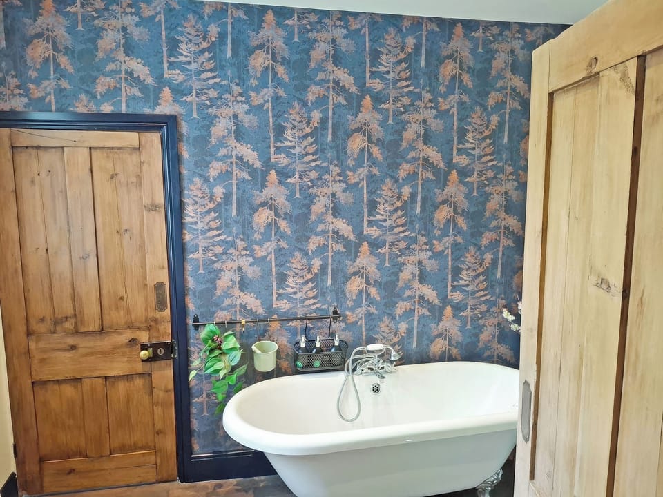 Bathroom | The Swiss Cottage, Pickering