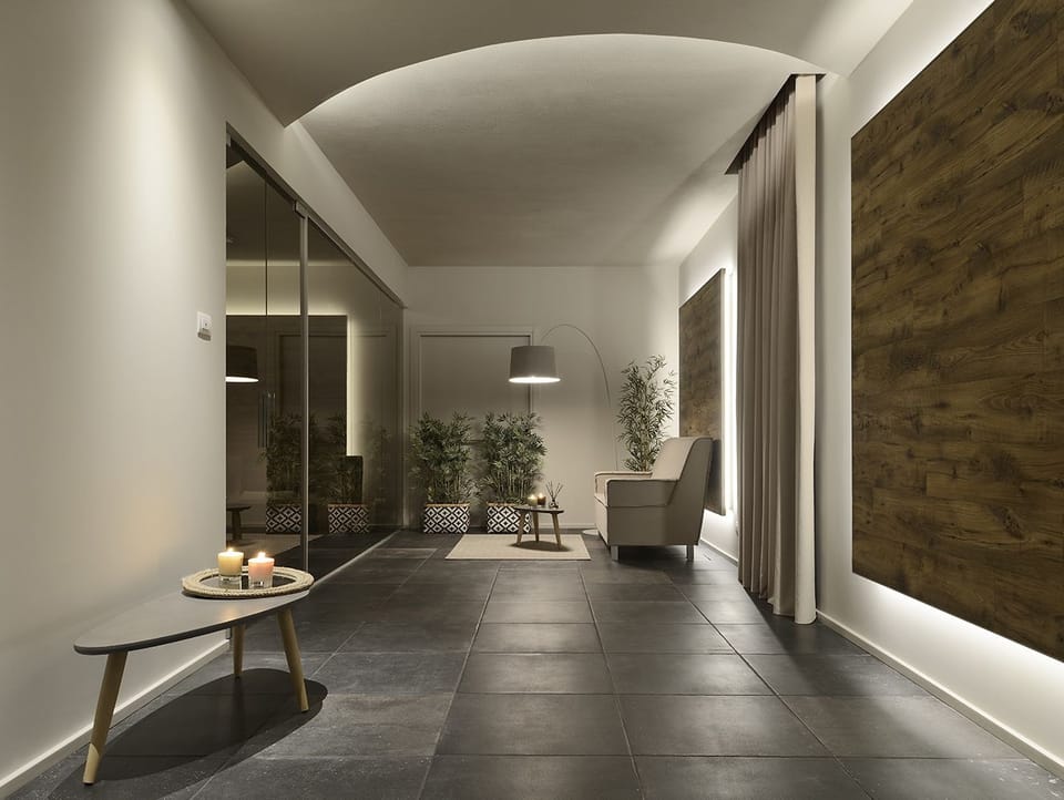 Couples treatment rooms, sauna, steam room, massages