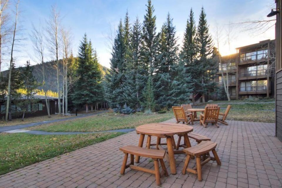 Condo (2 Bedroom Condo in West Keystone near) | Exterior