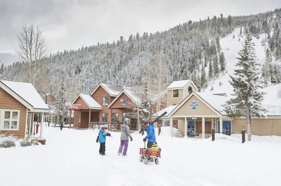 Condo (3 Bedroom Condo in West Keystone near) | Exterior