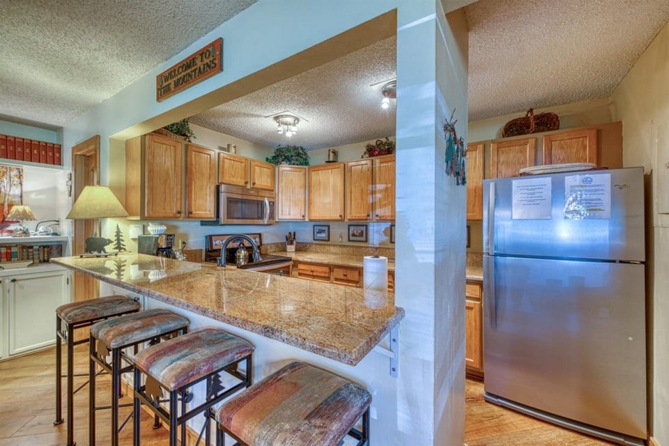 Condo (2 Bedroom Condo in Keystone - West Ke) | Exterior