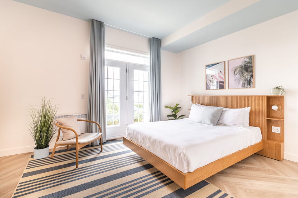 Classic Room, 1 Queen Bed | Premium bedding, minibar, travel crib, free WiFi