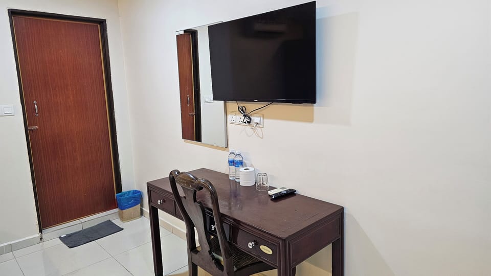 Double Room | Down comforters, minibar, in-room safe, desk